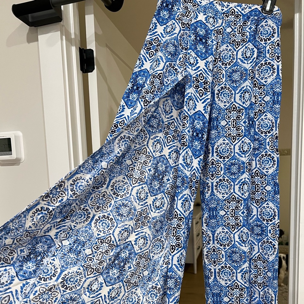 Palazzo Pants with Leg-Slit